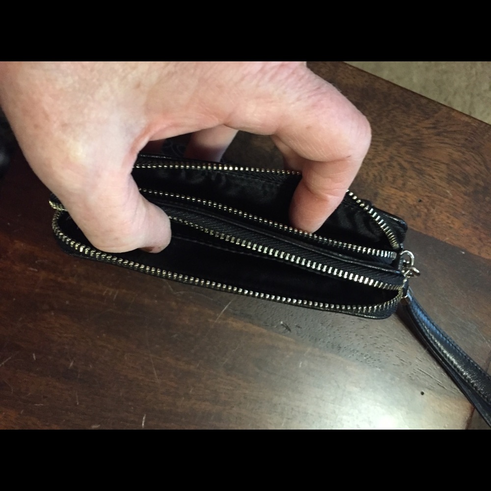 Coach wristlet - Picture 3 of 6